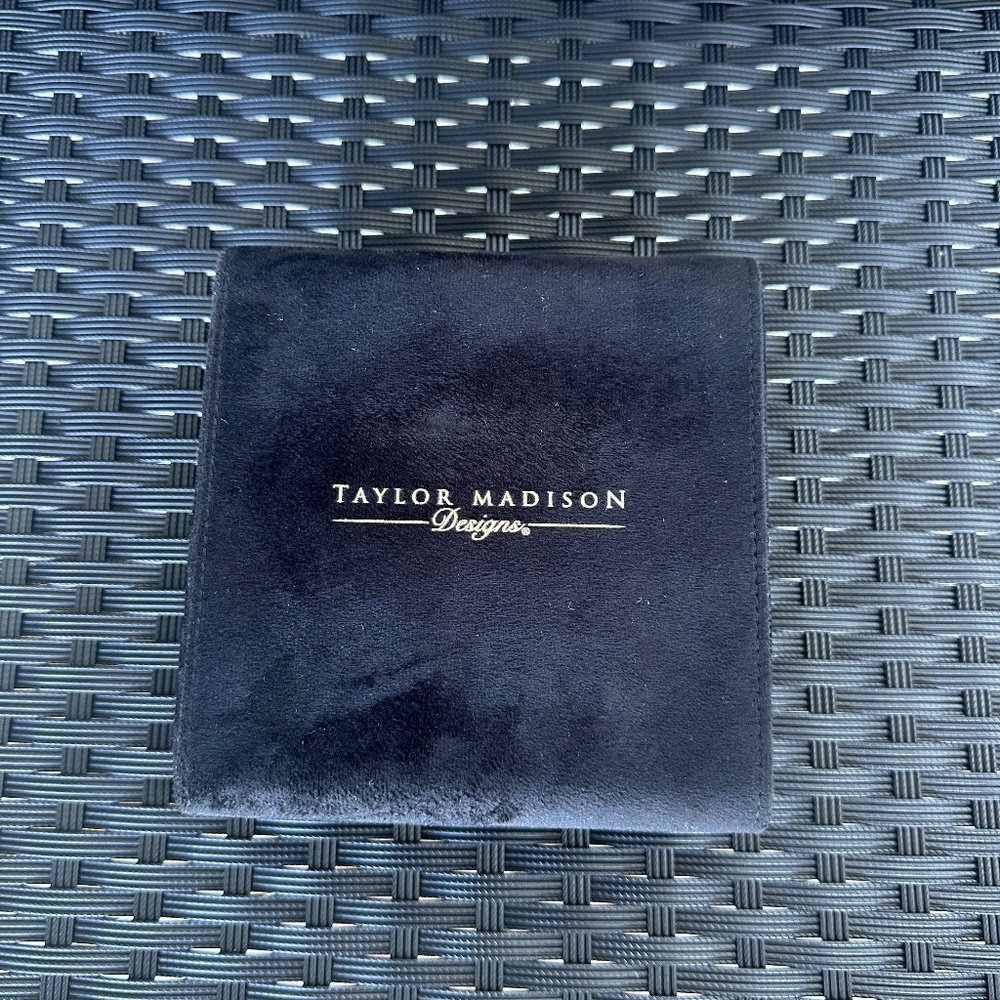 🎁Taylor Madison travel or regular jewelry box